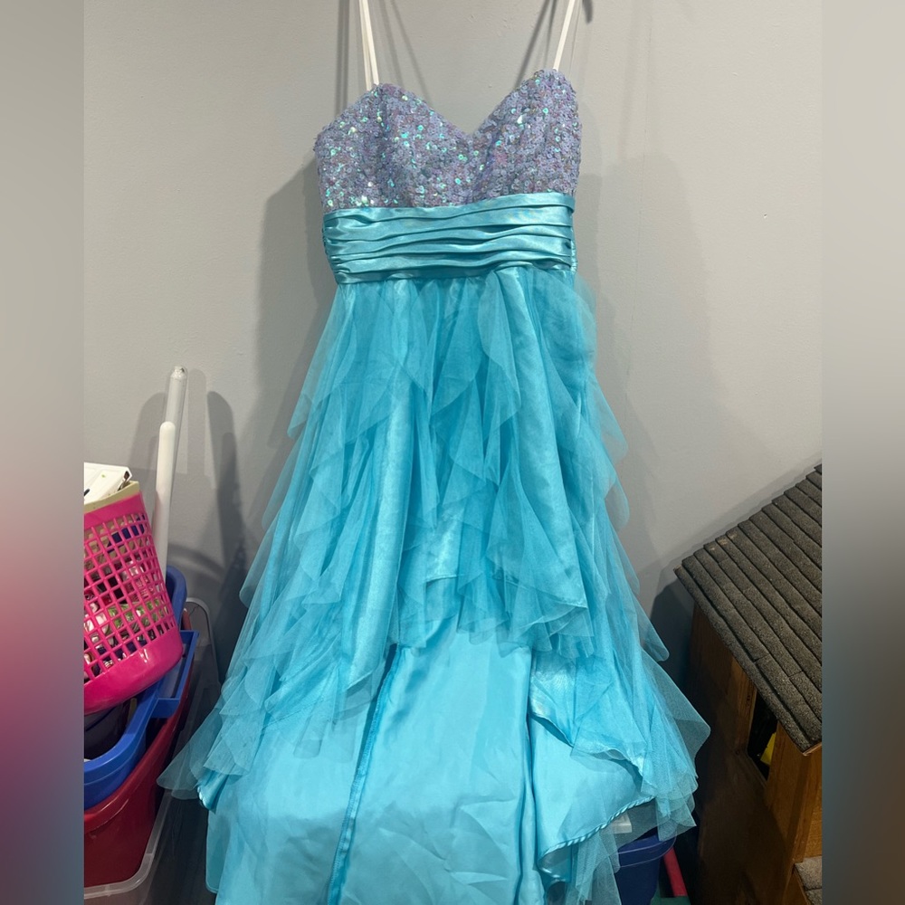 Woman’s size 9 dress